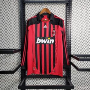 Camiseta retro de manga larga del AC Milan para la temporada 2007-08.