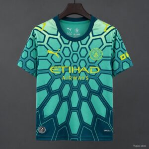 Camiseta de portero del Manchester City 26/27 de color verde brillante con estampado geométrico azul oscuro.
