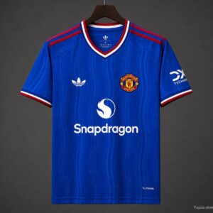 Camiseta azul de visitante del Manchester United 26/27